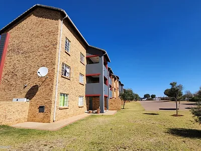 2 Bedroom Apartment For Sale in Centurion - eGUt.webp
