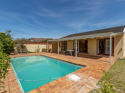 3 Bedroom House For Sale in Fish Hoek - 6Lh7.webp
