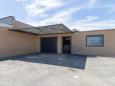 3 Bedroom House For Sale in Cape Town - 91h1.webp