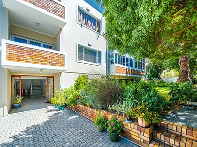 2 Bedroom Apartment For Sale in Cape Town - 8Tv7.webp