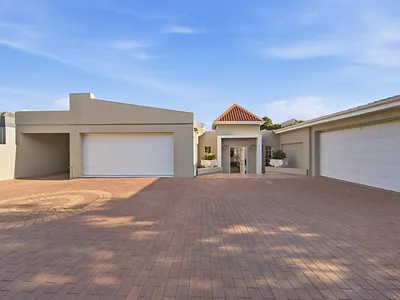 4 Bedroom House For Sale in Midrand - n0QQ.webp
