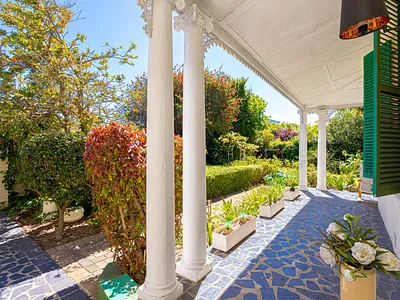 4 Bedroom House For Sale in Cape Town - NyNU.webp