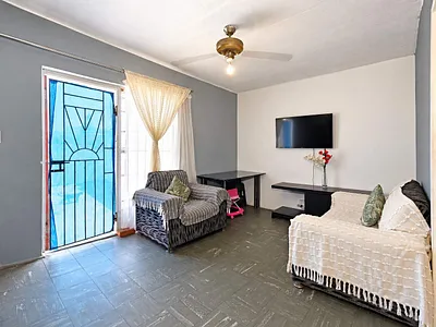 3 Bedroom House For Sale in Cape Town - IKi2.webp