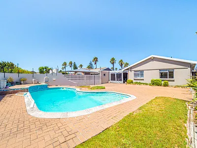 4 Bedroom House For Sale in Cape Town - KisC.webp