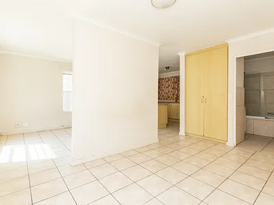 1 Bedroom Apartment For Sale in Cape Town - UMdn.webp
