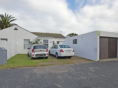 3 Bedroom Townhouse For Sale in Blouberg - 5Q4w.webp