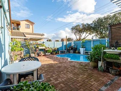 2 Bedroom House For Sale in Cape Town - HeaK.webp