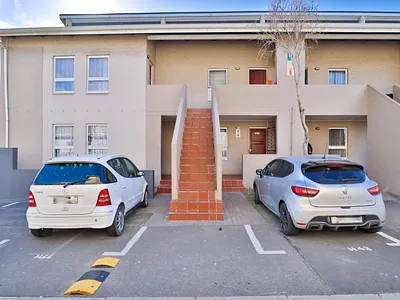 2 Bedroom Apartment For Sale in Cape Town - OKdh.webp