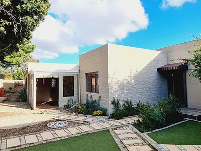4 Bedroom House To Rent in Parow - Z0kd.webp
