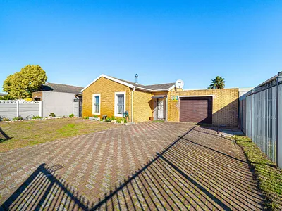 4 Bedroom House For Sale in Cape Town - u88w.webp