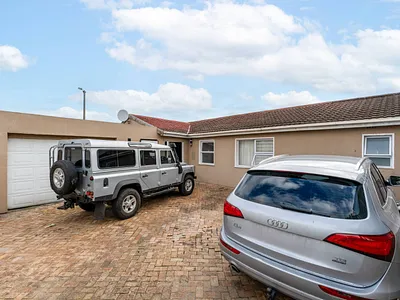 3 Bedroom House For Sale in Mitchells Plain - img