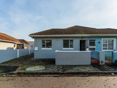 5 Bedroom House For Sale in Cape Town - img