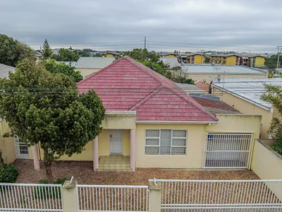 3 Bedroom House For Sale in Parow - XBlk.webp