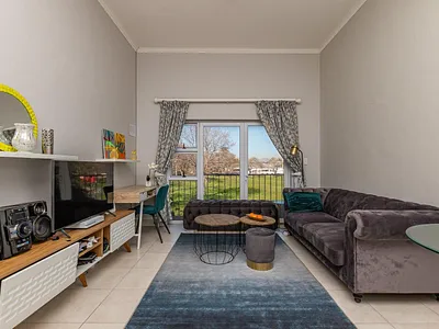 2 Bedroom Apartment For Sale in Cape Town - Vo5c.webp