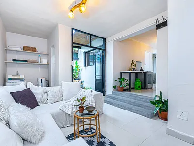 2 Bedroom House For Sale in Cape Town - RlN9.webp