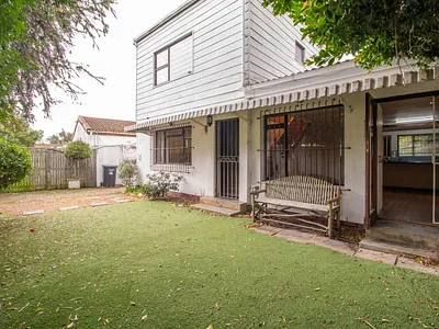 4 Bedroom House For Sale in Cape Town - BW3L.webp