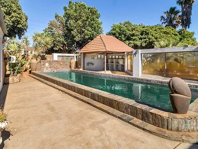 8 Bedroom House For Sale in Kraaifontein - B83r.webp