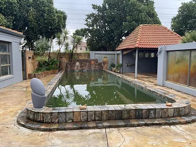 8 Bedroom House For Sale in Kraaifontein - VxKP.webp