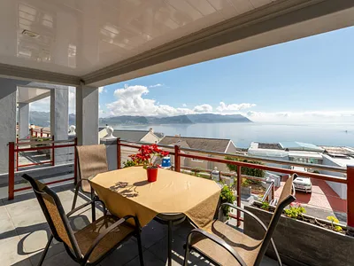 3 Bedroom House For Sale in Simons Town - gJzl.webp