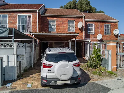 3 Bedroom Townhouse For Sale in Mitchells Plain - Yaiy.webp