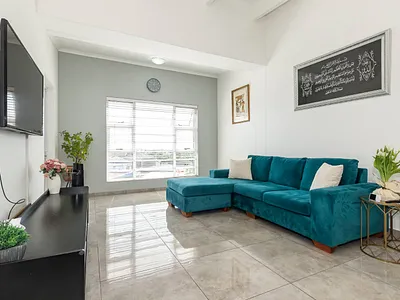 2 Bedroom Apartment For Sale in Cape Town - img