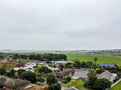 4 Bedroom House For Sale in Durbanville - img
