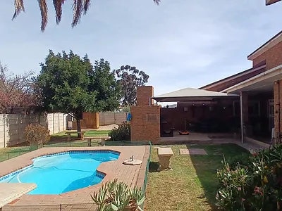 4 Bedroom House For Sale in Touws River - M6cr.webp