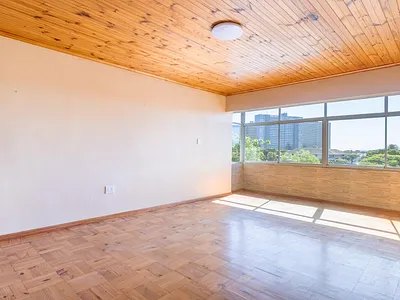 2 Bedroom Apartment For Sale in Goodwood - lmT5.webp