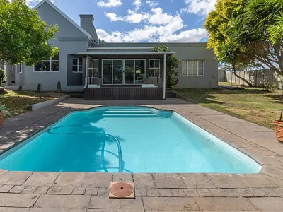 3 Bedroom House For Sale in Durbanville - img