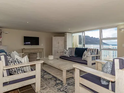 4 Bedroom House For Sale in Gordons Bay - dC75.webp