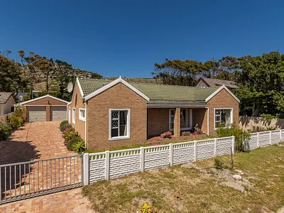 3 Bedroom House For Sale in Kommetjie - g8ng.webp