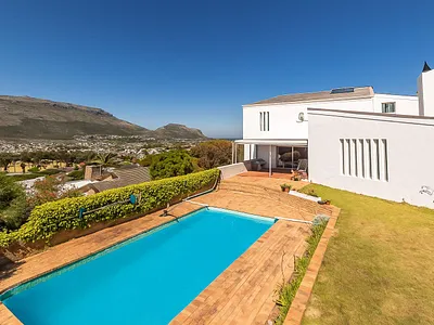 5 Bedroom House For Sale in Fish Hoek - SHnR.webp