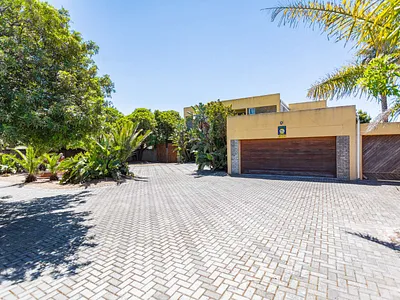 5 Bedroom House For Sale in Kuils River - lD3K.webp