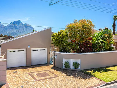 5 Bedroom House For Sale in Cape Town - CqZ2.webp