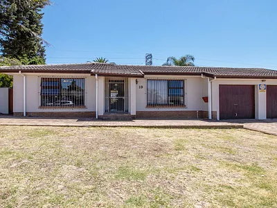 3 Bedroom House For Sale in Bellville - I6cI.webp