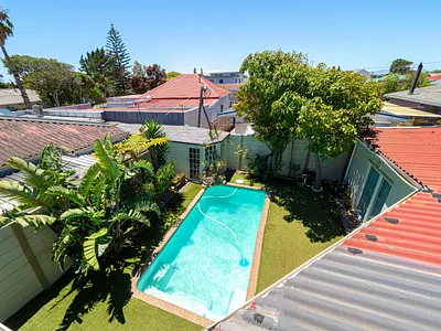 4 Bedroom House For Sale in Cape Town - img