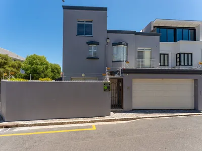 4 Bedroom House For Sale in Cape Town - img