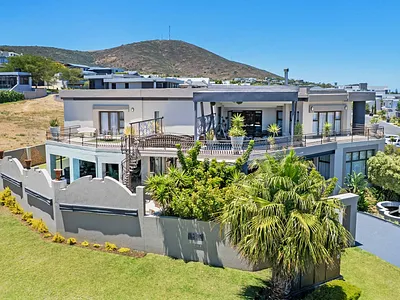 8 Bedroom House For Sale in Parow - eswj.webp