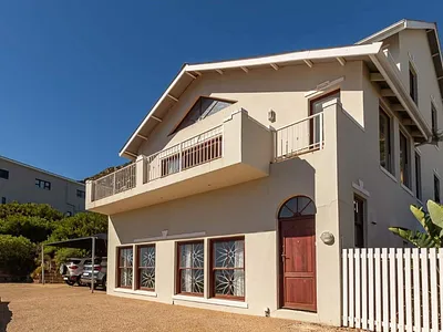 4 Bedroom House For Sale in Fish Hoek - CZtK.webp