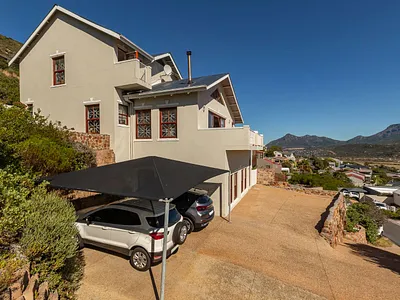 4 Bedroom House For Sale in Fish Hoek - WpzP.webp