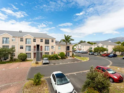 2 Bedroom Apartment For Sale in Cape Town - 0PqI.webp