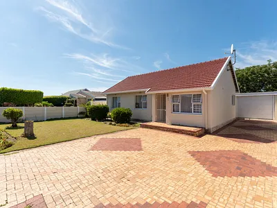 3 Bedroom House For Sale in Cape Town - wLjt.webp