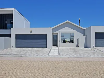 4 Bedroom House For Sale in Blouberg - img