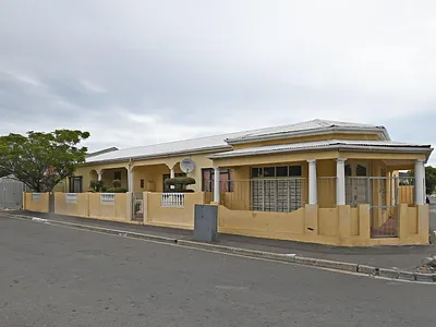 8 Bedroom House For Sale in Milnerton - SyVM.webp