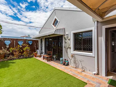 3 Bedroom House For Sale in Blouberg - QpIL.webp