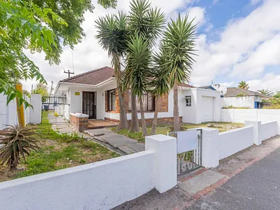 3 Bedroom House For Sale in Cape Town - z9Ly.webp