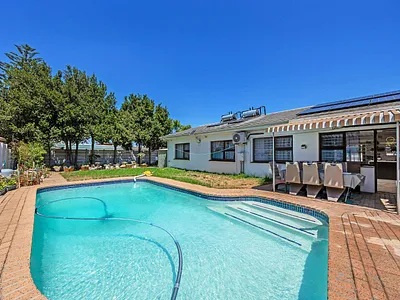 5 Bedroom House For Sale in Parow - uLTA.webp