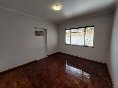 Commercial Property To Rent in Cape Town - Zr9i.webp