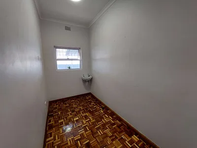 Commercial Property To Rent in Cape Town - s2hZ.webp