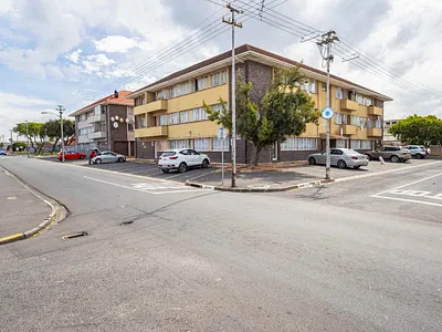 2 Bedroom Apartment For Sale in Parow - L2jW.webp